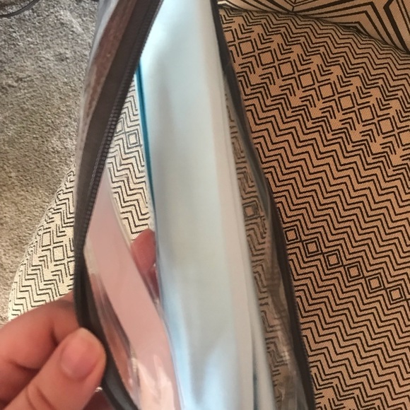 NWT, never used Martha Stewart Robins egg blue Queen size sheet. Flat sheet ONLY - Picture 4 of 4